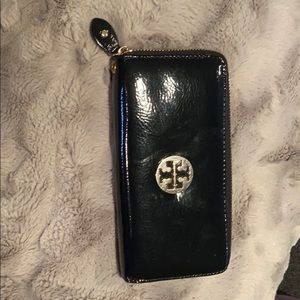 Tory Burch Wallet - Not Authentic